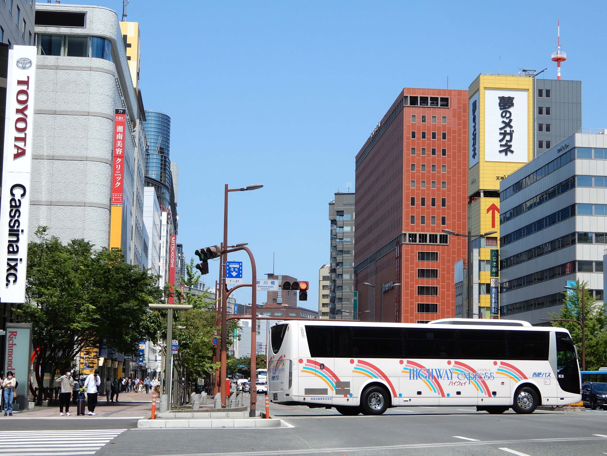 天神を走るさせぼ号